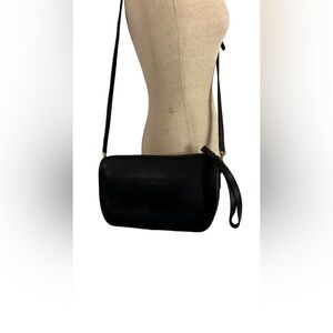 Genuine vintage COACH 9968 Mitchel  black leather top zip shoulder bag 90s